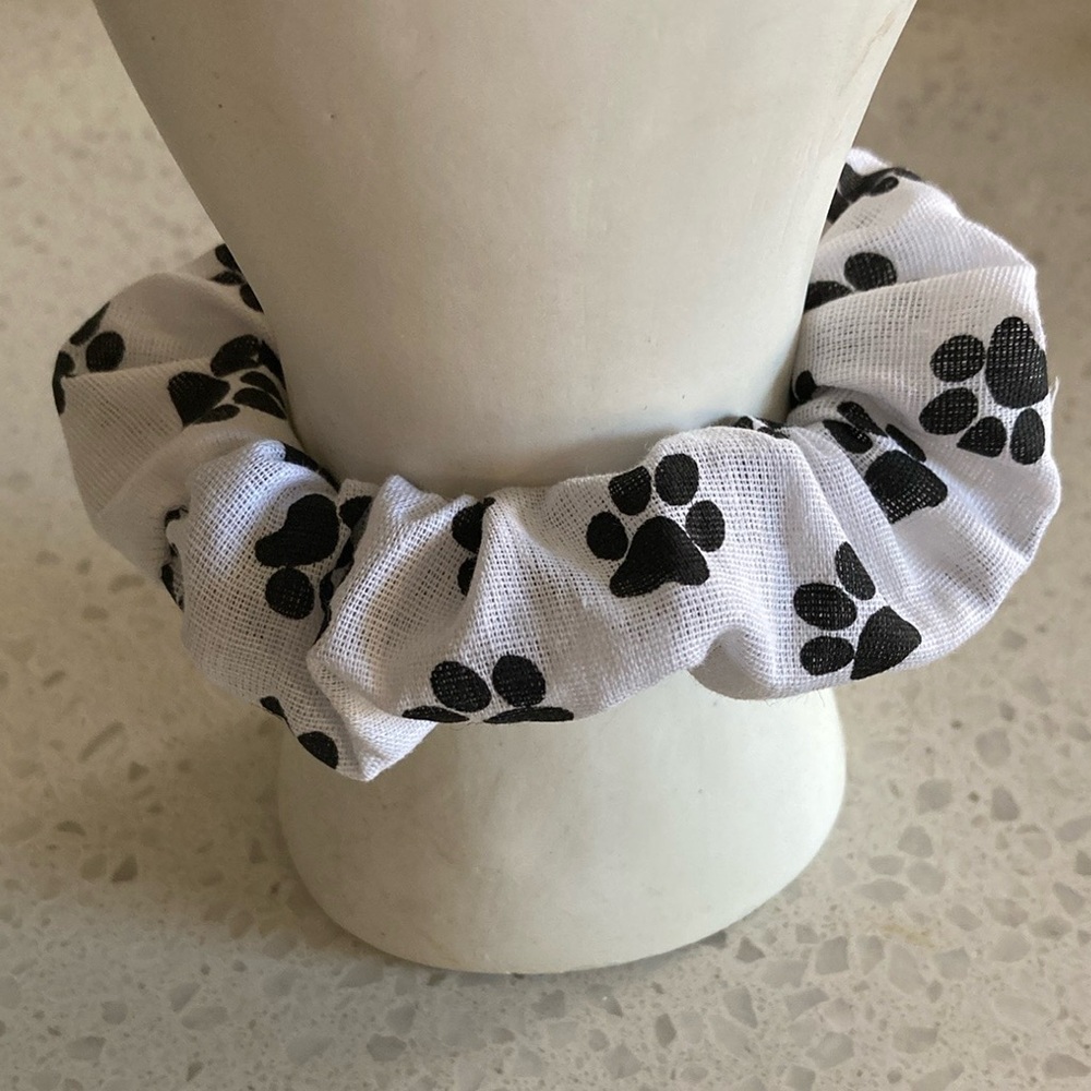 NEW Animal Prints Handcrafted Hair Scrunchie (1)